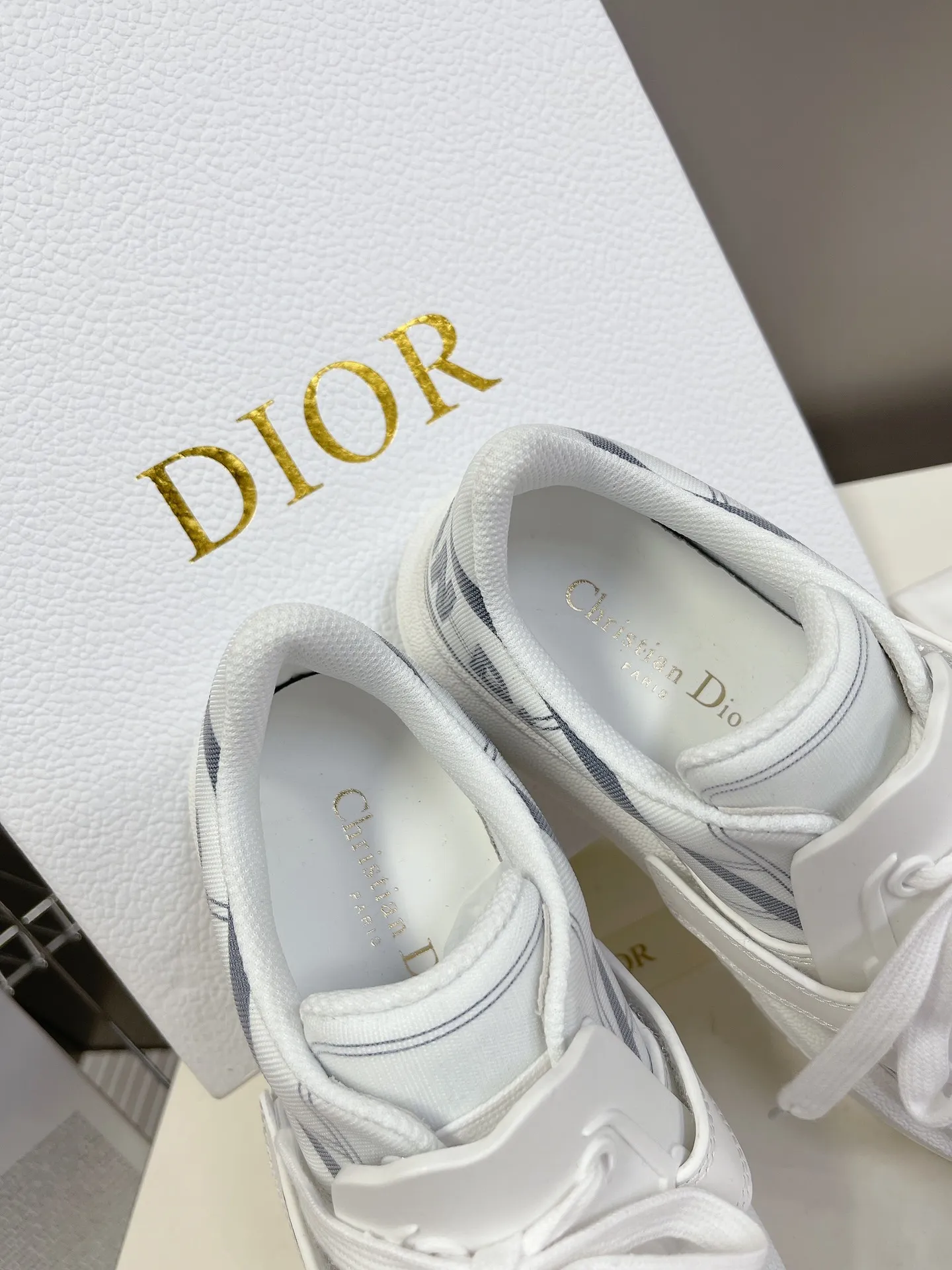 👟👟Ex-factory price 480👟👟 Women's shoes Women's clothing Women's shoes Women's clothing Women's shoes Women's clothing Women's shoes Women's clothing DIOR Dior's classic shell-toe sneakers, genuine purchase and development, perfect one-to-one replica ✔️Cow leather upper ➕Transparent film, classic shell outsole, very comfortable, genuine full set of packaging, transparent outsole, size 35-41